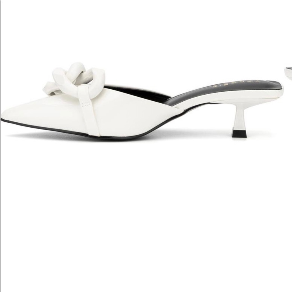 Torgeis Aboricola Chain White Heel Kitten Mules Size 7.